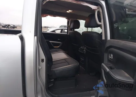 2017 Nissan Titan Pro-4X z USA, uszkodzony, nr VIN 1N6AA1E53HN556956